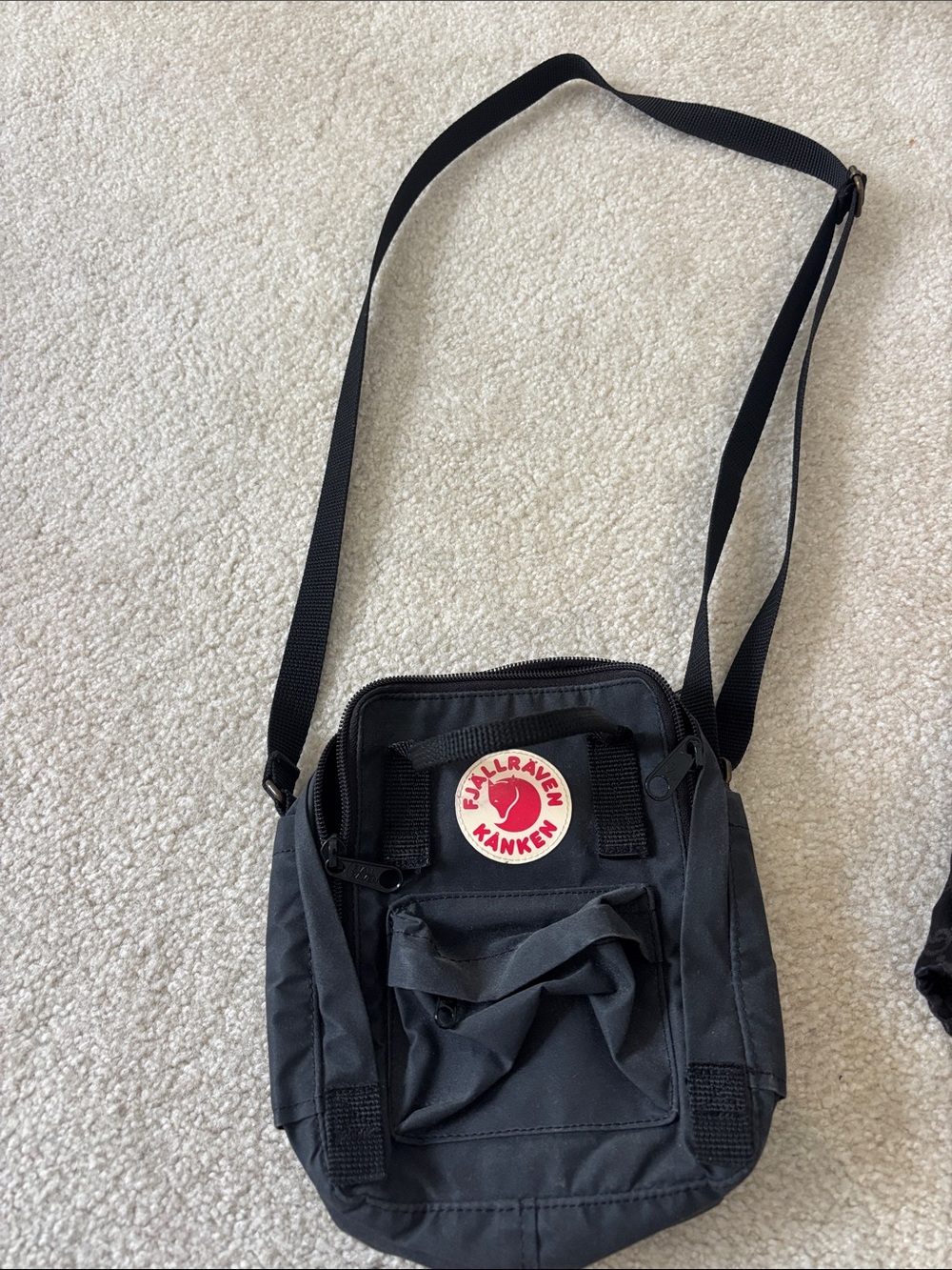 Kånken Black Crossbody Bag